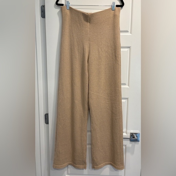 Tan Sleeveless Button-Up Top and Pants Set - Picture 3 of 5
